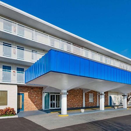 Howard Johnson By Wyndham Staunton Exteriér fotografie