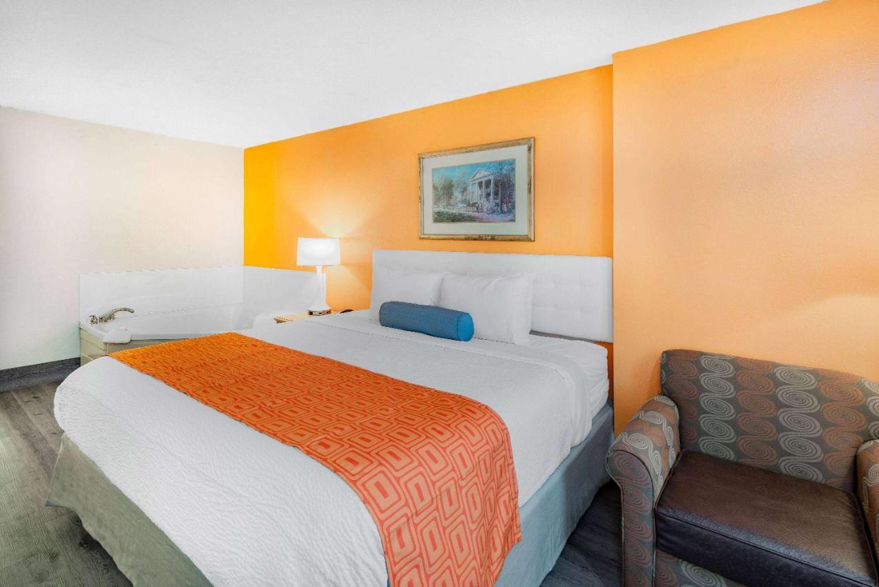 Howard Johnson By Wyndham Staunton Exteriér fotografie