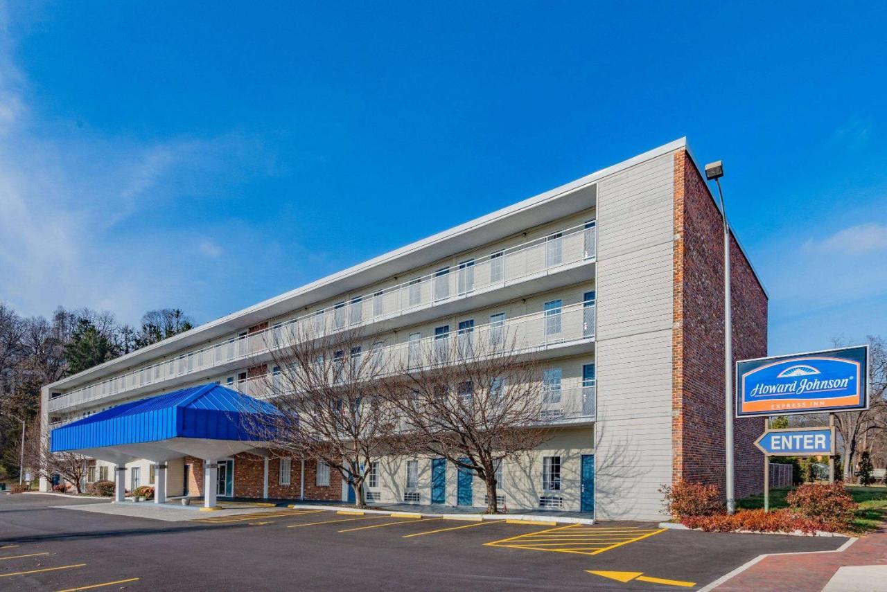 Howard Johnson By Wyndham Staunton Exteriér fotografie